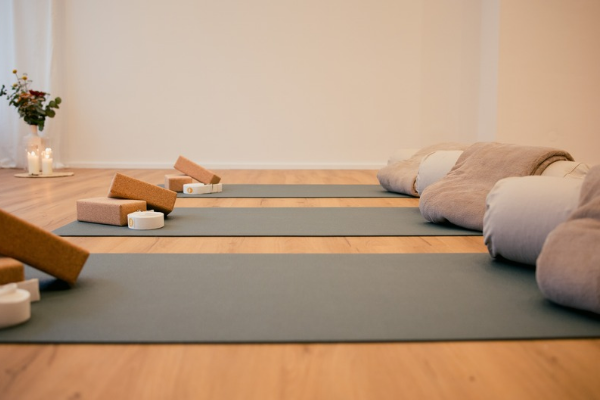 Bild 1 von eins. yoga & pilates